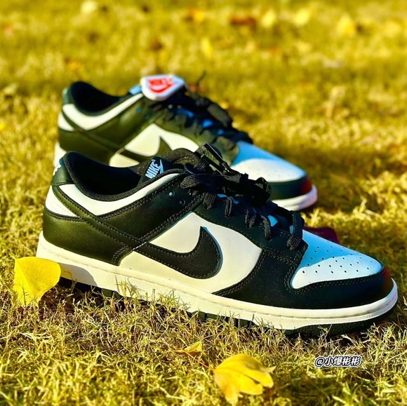 Nike  Dunk Low Retro "Black and White “ - Picture 2 of 5